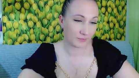 goldmoonn online show from 2, 4, 2026