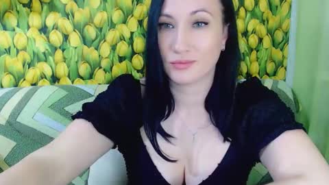 Snapshot of goldmoonn chatting on 17, 4, 2026 goldmoonn online show from 17, 4, 2026