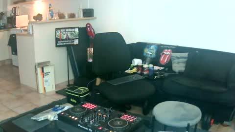 Snapshot of goldyguy011 chatting on 15, 6, 2026 goldyguy011 online show from 15, 6, 2026