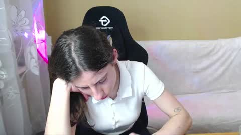Elizabeth Effie online show from 13, 5, 2026