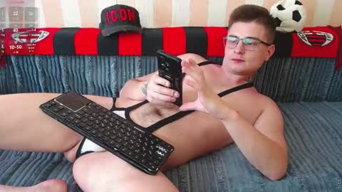 Snapshot of gordonhunt chatting on 26, 4, 2026 Gordon Hunt online show from 26, 4, 2026