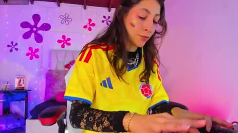 Snapshot of gorgeous_t chatting on 7, 7, 2026 i am Jessi I love animals and drawing I hope to get along with everyone. XOXO online show from 7, 7, 2026