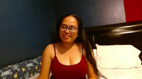 Snapshot of gorgeouslyn09 chatting on 17, 12, 2025 gorgeouslyn09 online show from 17, 12, 2025