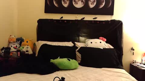 Snapshot of gothbaby305 chatting on 2, 11, 2025 gothbaby305 online show from 2, 11, 2025