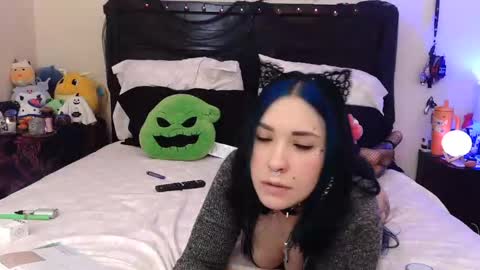 Snapshot of gothbaby305 chatting on 3, 11, 2025 gothbaby305 online show from 3, 11, 2025