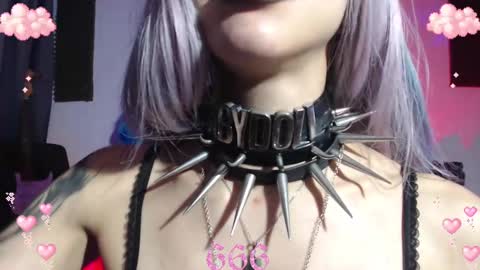 Snapshot of gothicute chatting on 8, 3, 2025 online show from 8, 3, 2025