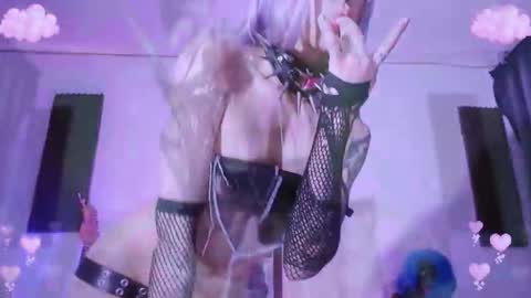 Snapshot of gothicute chatting on 4, 11, 2025 online show from 4, 11, 2025