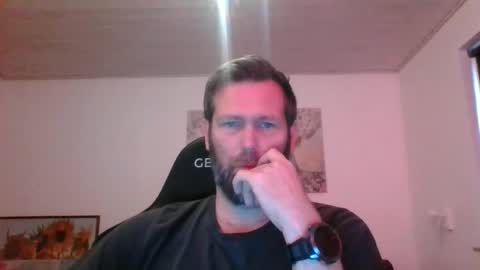 Snapshot of gottalop chatting on 5, 11, 2025 gottalop online show from 5, 11, 2025