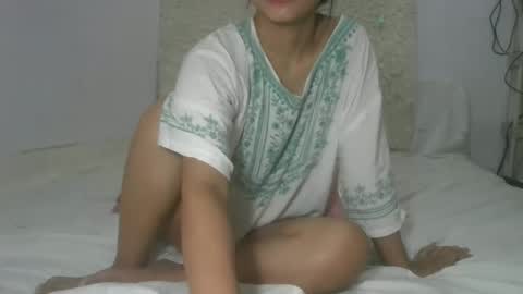 Snapshot of grace_dear chatting on 2, 5, 2026 luckygirl online show from 2, 5, 2026