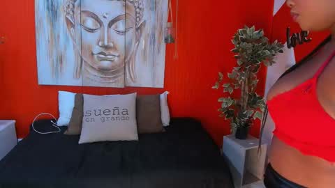 Snapshot of grace_miller19 chatting on 12, 10, 2025 grace online show from 12, 10, 2025