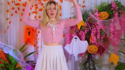 Snapshot of gracecaldwell chatting on 28, 10, 2025 Grace online show from 28, 10, 2025