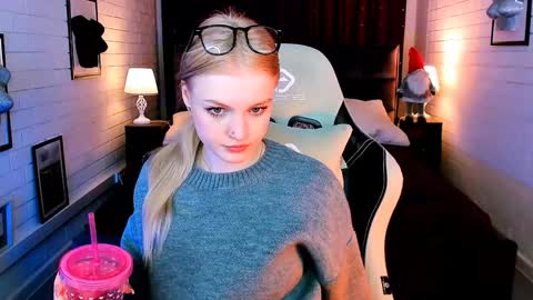 Grace Glamour online show from 14, 1, 2025