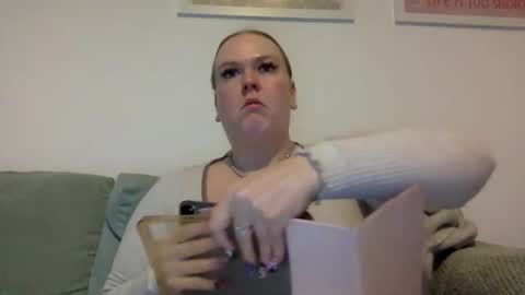 Snapshot of graceloves69 chatting on 3, 6, 2026 Grace Loves online show from 3, 6, 2026