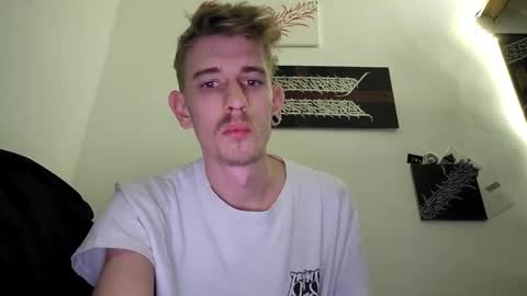 Snapshot of graff4 chatting on 1, 1, 2025 Smallcom online show from 1, 1, 2025