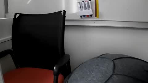 Snapshot of grandbi chatting on 31, 10, 2025 grandbi online show from 31, 10, 2025