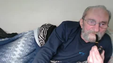 Snapshot of grandpa_mark chatting on 17, 12, 2025 Mark online show from 17, 12, 2025