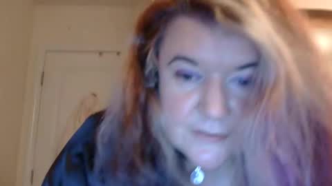 Snapshot of grateful42day chatting on 27, 11, 2025 grateful42day online show from 27, 11, 2025