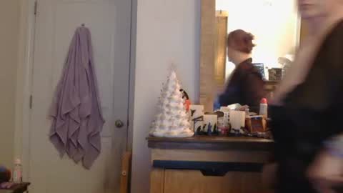 Snapshot of grateful42day chatting on 22, 12, 2025 grateful42day online show from 22, 12, 2025