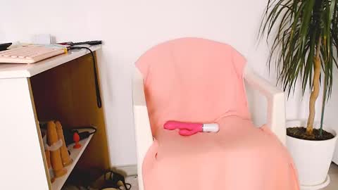 Alex and Ella online show from 7, 2, 2025