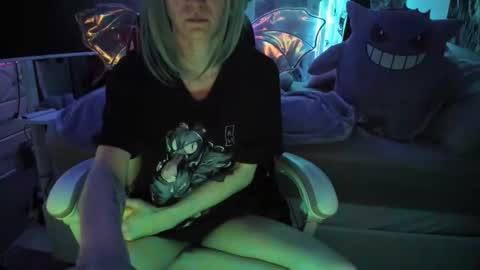 Snapshot of greeneyedlovexo chatting on 19, 4, 2026 GreenEyedLovexo online show from 19, 4, 2026