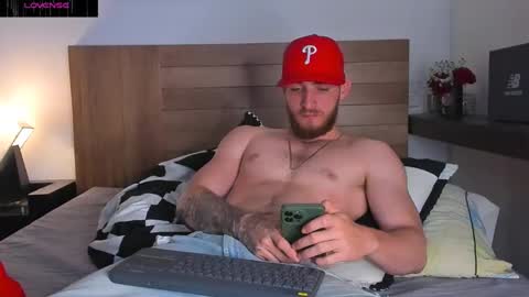 Snapshot of greeneyes_col chatting on 4, 12, 2024 Juan online show from 4, 12, 2024