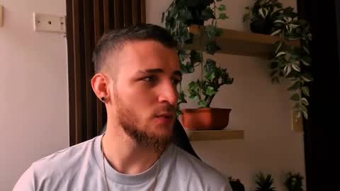 Snapshot of greeneyes_col chatting on 23, 11, 2025 Juan online show from 23, 11, 2025