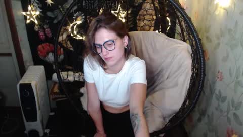 Snapshot of greenwitch9 chatting on 13, 10, 2025 Lina online show from 13, 10, 2025
