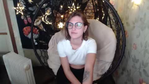 Snapshot of greenwitch9 chatting on 14, 10, 2025 Lina online show from 14, 10, 2025