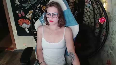 Snapshot of greenwitch9 chatting on 27, 6, 2026 Lina online show from 27, 6, 2026