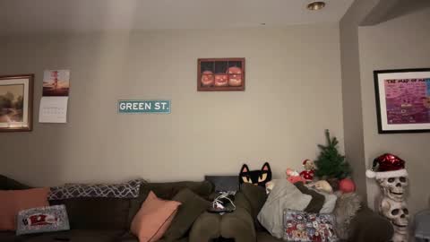 Snapshot of greenxxxqueen chatting on 10, 11, 2025 SexQueen Nikki online show from 10, 11, 2025