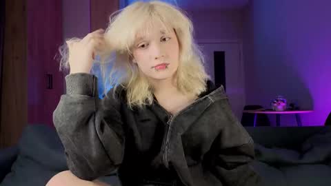 Greg-independent model online show from 19, 9, 2025