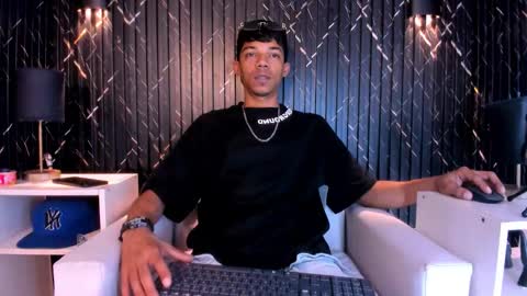 Snapshot of gregory_sforza chatting on 17, 12, 2025 GregorySforza online show from 17, 12, 2025