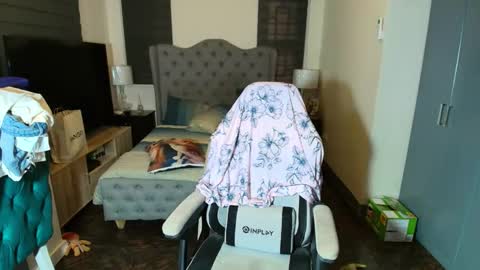 greta_v online show from 19, 11, 2025