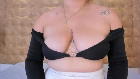 Snapshot of grettarouse chatting on 25, 4, 2026 GRETA online show from 25, 4, 2026