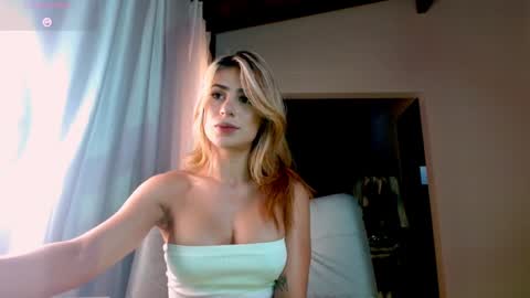 Snapshot of greyslopez chatting on 4, 1, 2025 Greyslopez online show from 4, 1, 2025