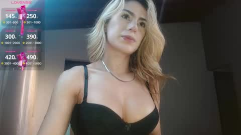 Snapshot of greyslopez chatting on 12, 2, 2025 Greyslopez online show from 12, 2, 2025