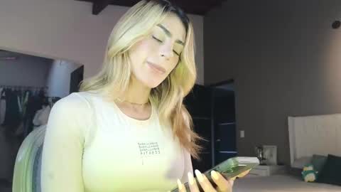 Snapshot of greyslopez chatting on 10, 3, 2025 Greyslopez online show from 10, 3, 2025