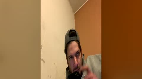 Perfectlyaveragesavage online show from 9, 5, 2026