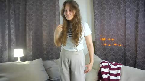 Snapshot of griselberumen chatting on 24, 11, 2025 Gwen online show from 24, 11, 2025