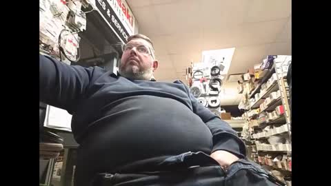 Snapshot of grizzly_uncut chatting on 3, 2, 2026 grizzly_uncut online show from 3, 2, 2026