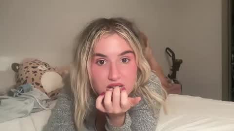 grrlgod online show from 17, 2, 2025