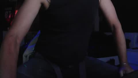 YOUNEEKWAYSTOPLEASEYOU online show from 1, 10, 2025