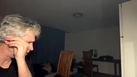 guardiannif_ online show from 9, 2, 2025