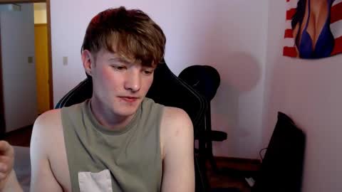 Snapshot of gucciboi4 chatting on 12, 1, 2025 gucciboi4 online show from 12, 1, 2025