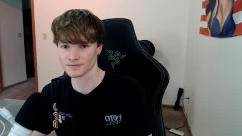 Snapshot of gucciboi4 chatting on 15, 11, 2025 gucciboi4 online show from 15, 11, 2025