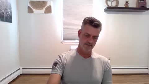 Snapshot of gudguy2025 chatting on 16, 10, 2025 gudguy2025 online show from 16, 10, 2025