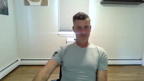 Snapshot of gudguy2025 chatting on 10, 11, 2025 gudguy2025 online show from 10, 11, 2025