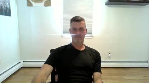 Snapshot of gudguy2025 chatting on 13, 11, 2025 gudguy2025 online show from 13, 11, 2025