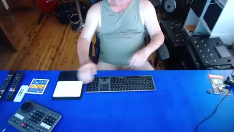 guesswhatigot2 online show from 18, 12, 2024