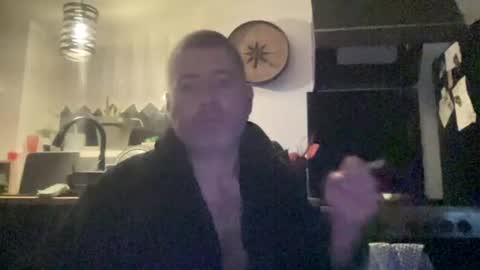 guil0 online show from 6, 11, 2025